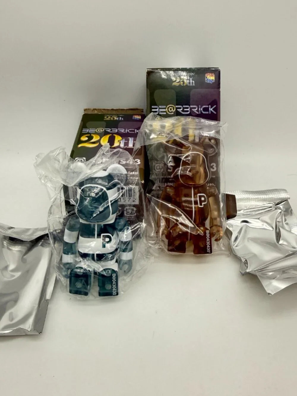 Bearbrick Series 43 Artist Gelato Pique Medicom Be@rbrick 100% Figure SET of 2
